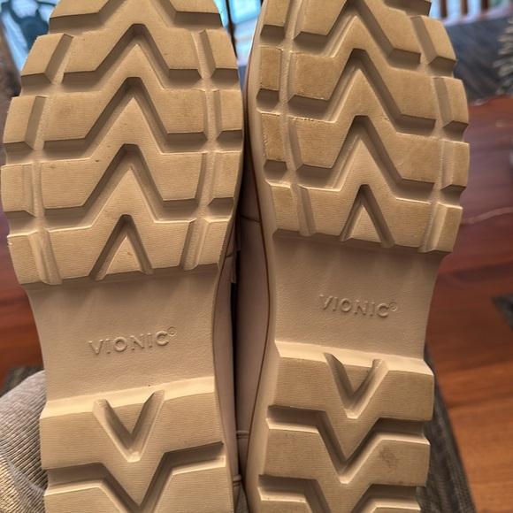 Vionic Oxfords/loafers - Picture 7 of 7